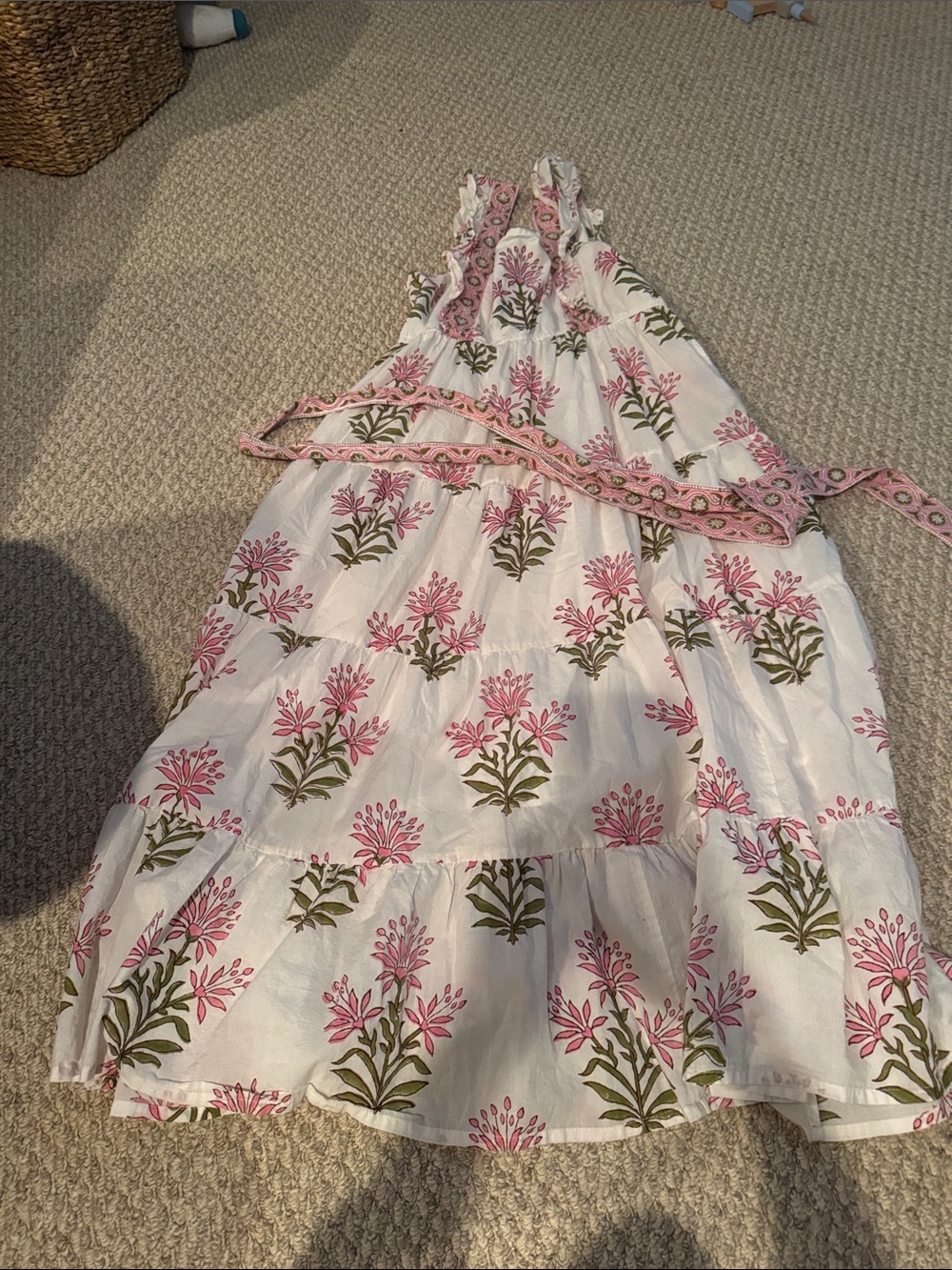 Sleeveless White Dress with Pink Floral Print and Tie Waist